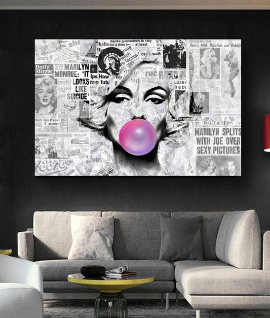 Marilyn Monroe with Pink Bubble Gum